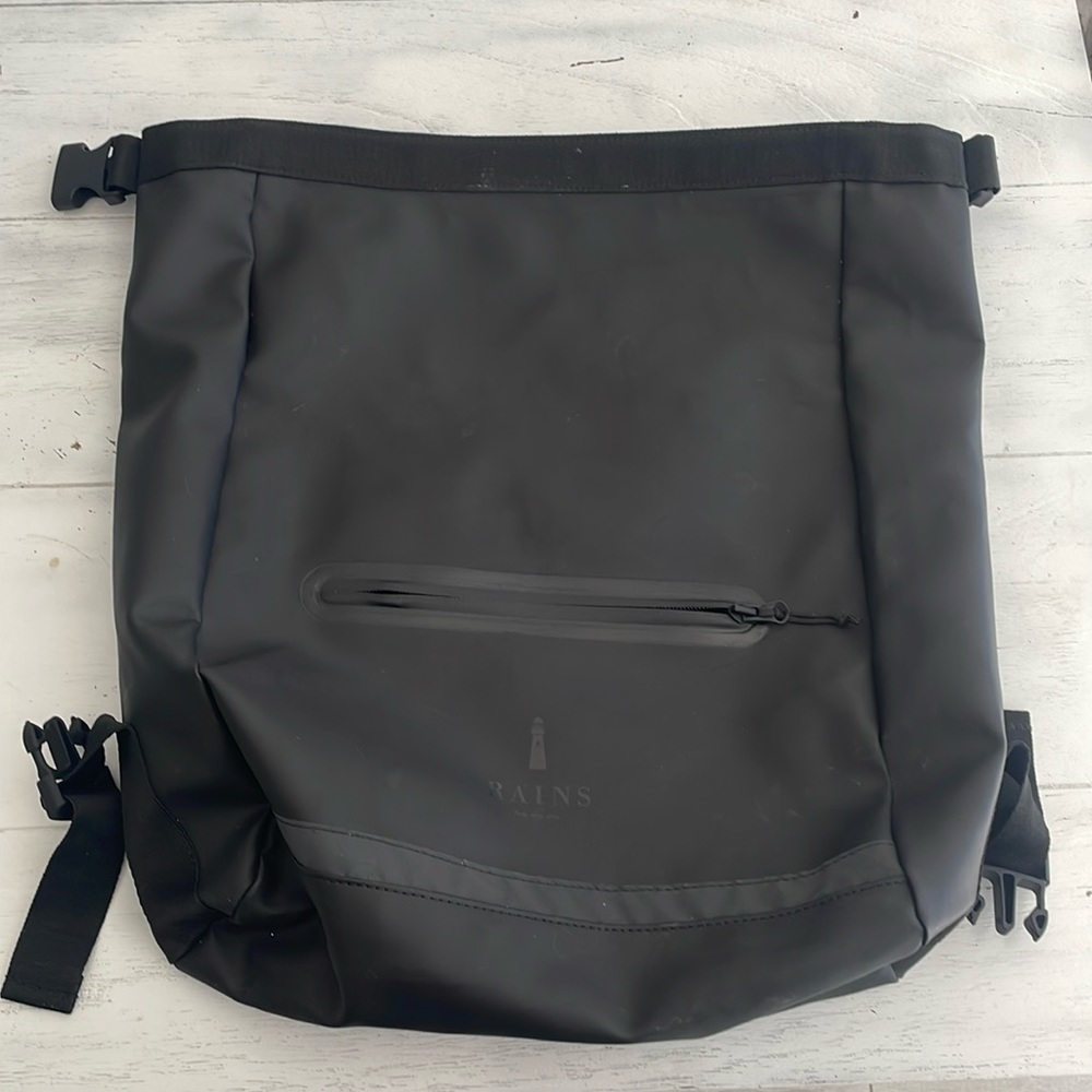 Rains MSN Bag large black missing strap exc condition.